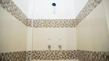 Classic Room | Bathroom