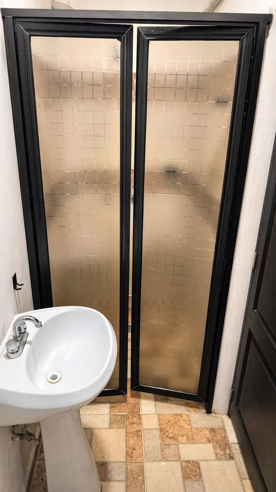 Basic Triple Room | Bathroom