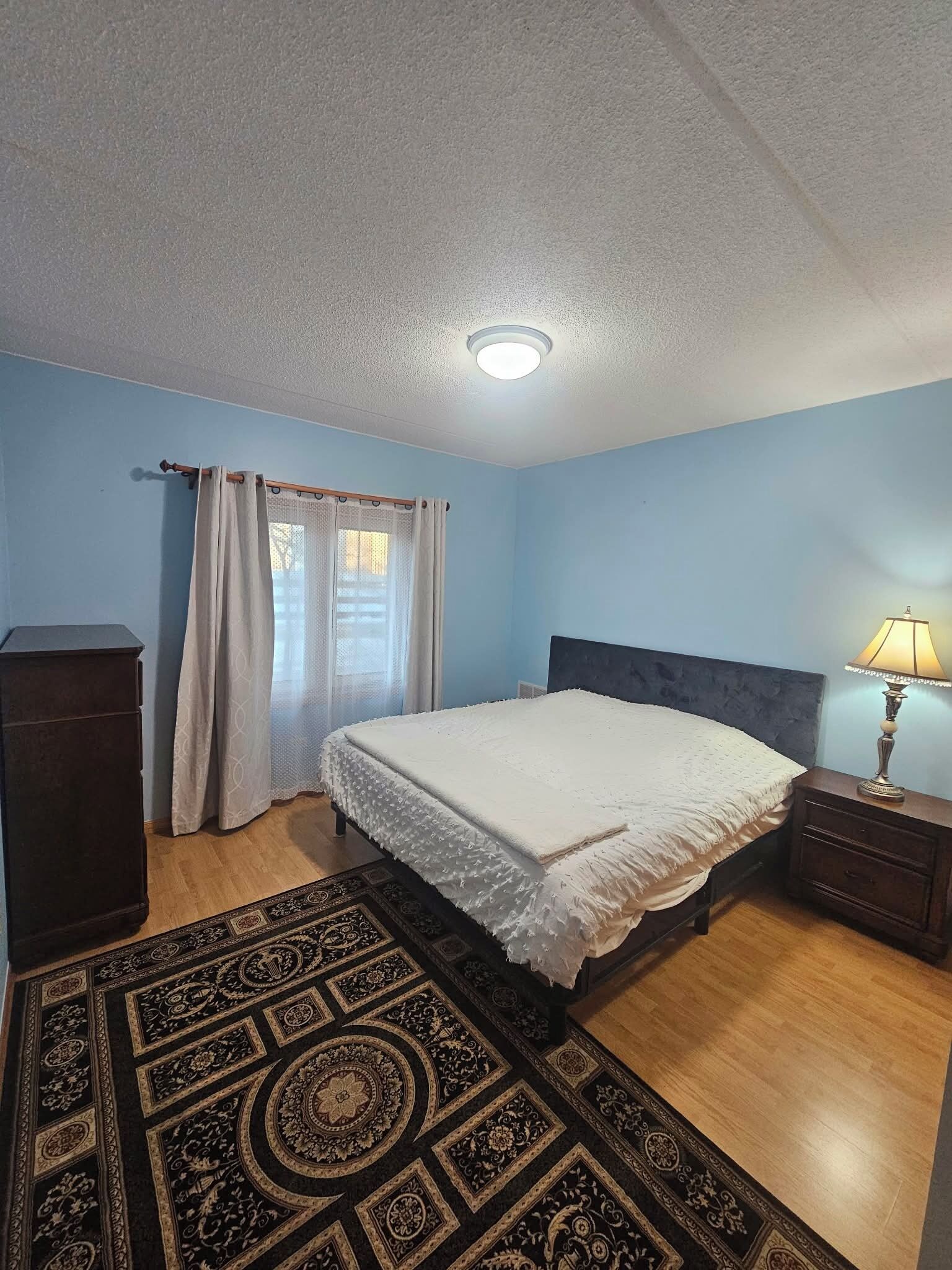 2 slaapkamers, een strijkplank/strijkijzer, gratis wifi, beddengoed