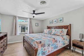1 slaapkamer, een strijkplank/strijkijzer, wifi, beddengoed