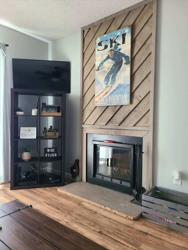 Interior - Pie in the Sky at Pinnacle Inn (Beech Mountain)
