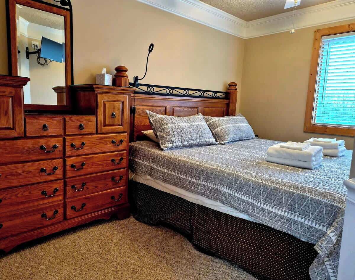 2 bedrooms, WiFi, bed sheets