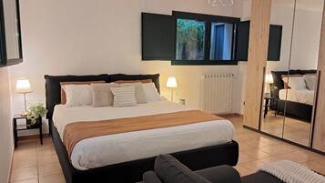 1 Schlafzimmer, Schreibtisch, Bügeleisen/Bügelbrett, kostenloses WLAN