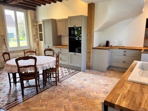 Dining - Exceptional Manor House in Normandy – 6 En-suite Bedrooms – History & Elegance (Argences)