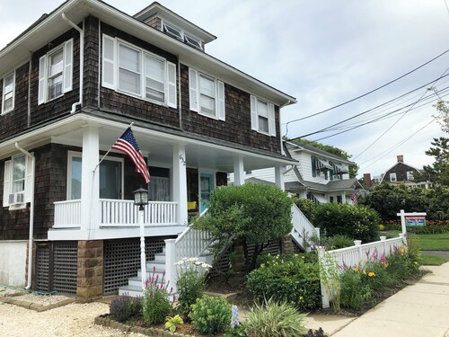 The Cozy Clamshell - Peaceful Bay Head Studio with AC - Steps to Beach w Parking