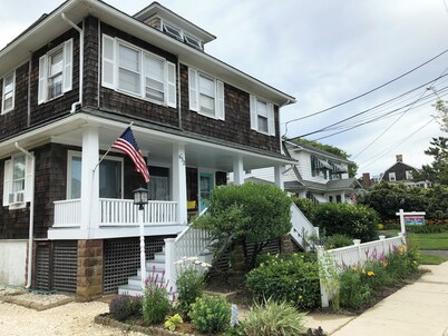 The Cozy Clamshell - Peaceful Bay Head Studio with AC - Steps to Beach w Parking