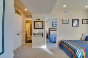 3 bedrooms, iron/ironing board, travel cot, WiFi - Cozy 3 Bed! Right on the Slopes! (Granby)