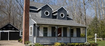 NEW Coastal Cottage 2 Miles to Beach + Lake Access