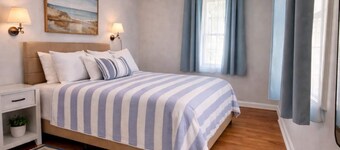 NEW Coastal Cottage 2 Miles to Beach + Lake Access