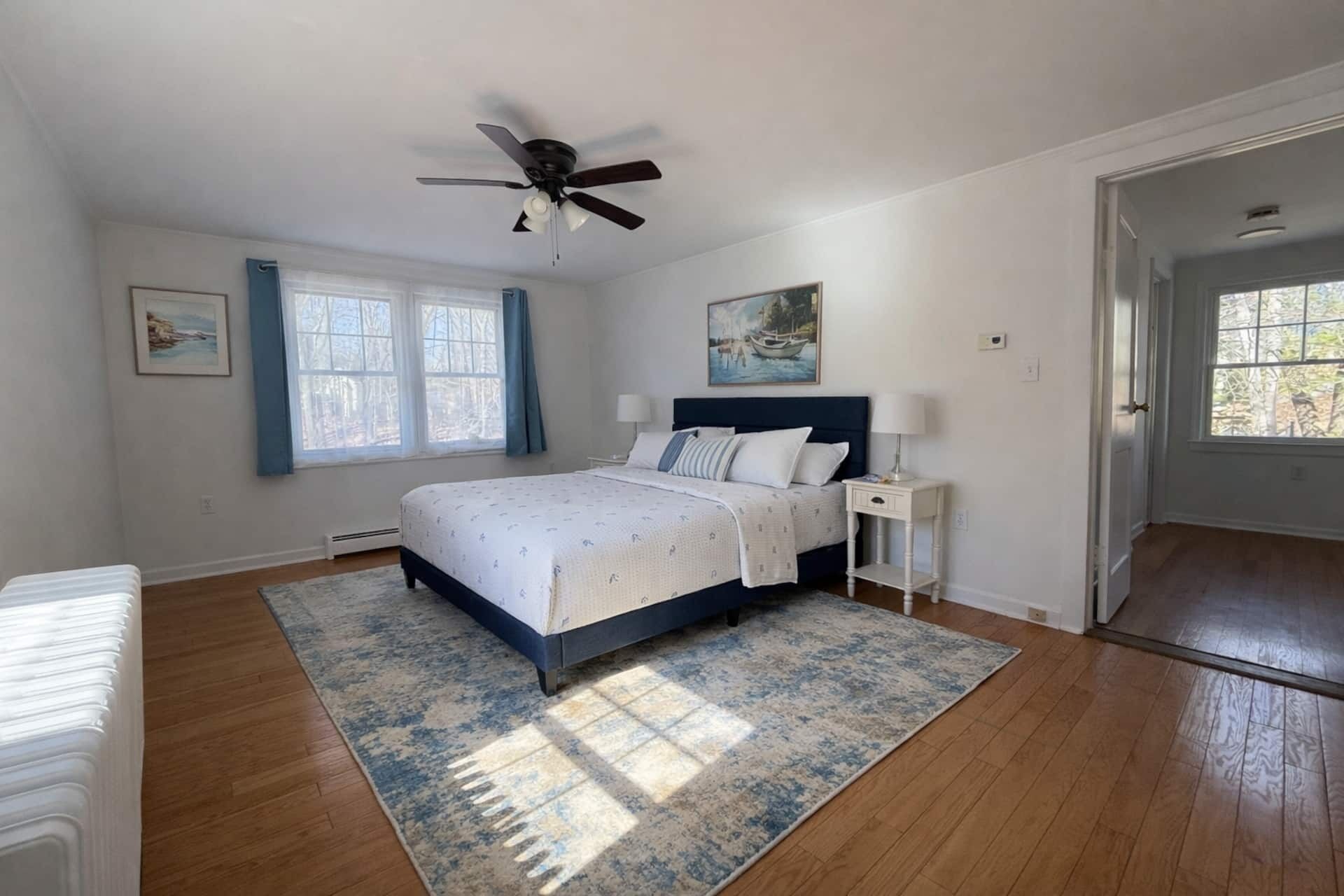 2 bedrooms, iron/ironing board, internet, bed sheets
