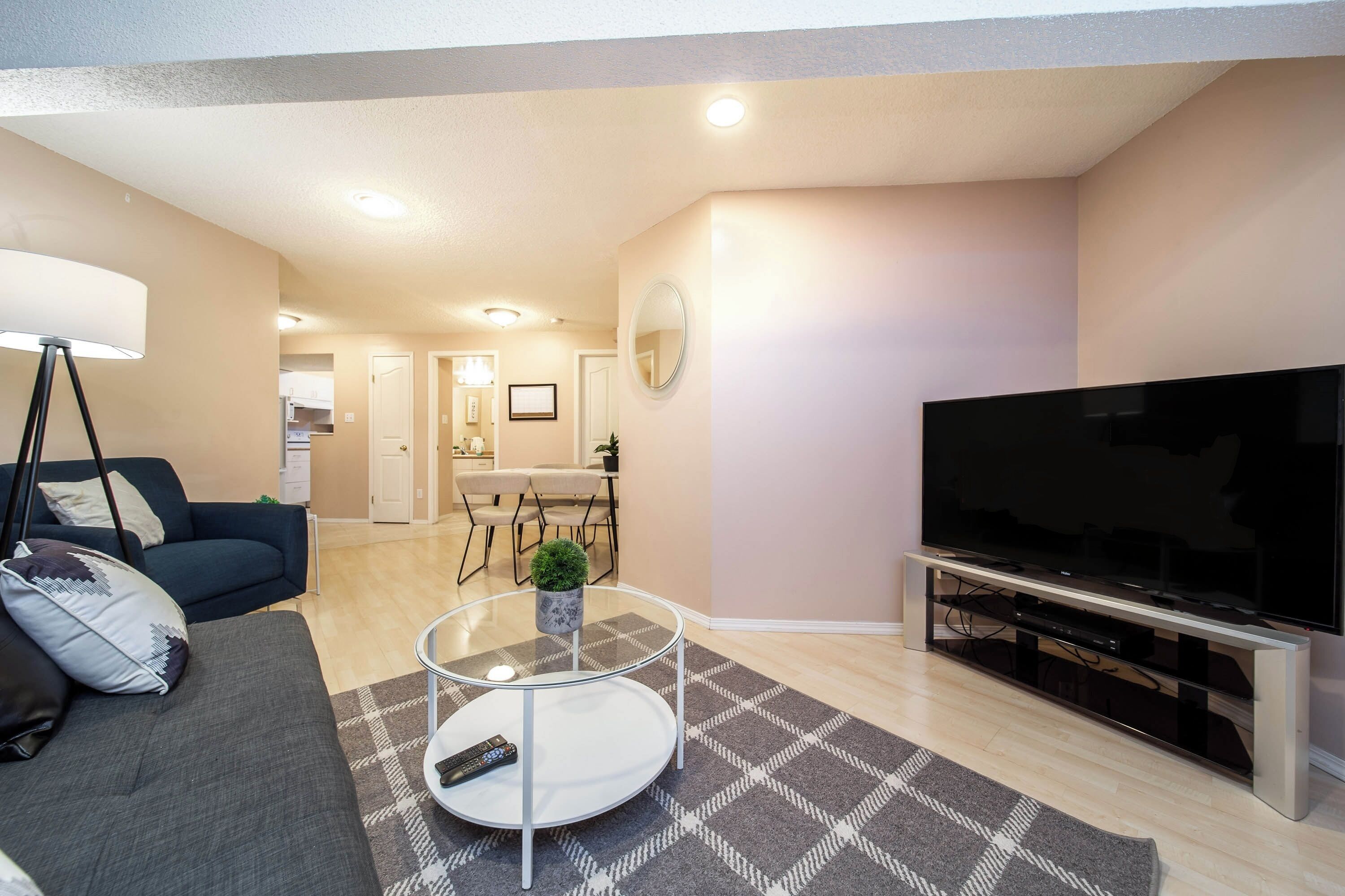Cozy 2br Suite In Lewis Estates Golf Course By Henday/whitemud-long Stay Suite! - Edmonton