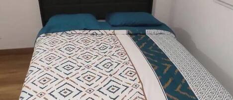 1 habitación, wifi y ropa de cama