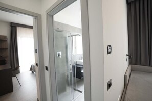 Phòng Suite Superior, ban công, quang cảnh biển | Nội thất