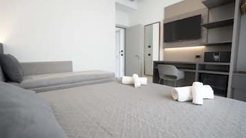 Superior Suite, Balcony, Sea View | In-room safe, laptop workspace, free WiFi, bed sheets