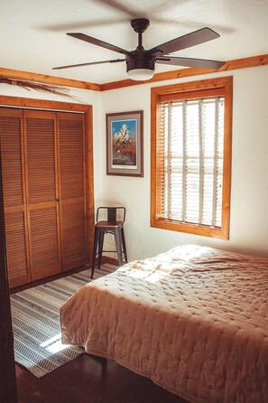Iron/ironing board, WiFi, bed sheets - Secluded Shop-House Retreat - Walk to Heritage Park! (Piggott)