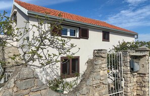 Exterior - Beautiful apartment in Rogac (Rogac)