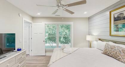 Renovated One-Level Walk to Beach 1 BR Condo