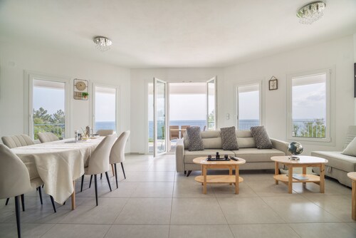 Perseus Sarakiniko – Newly Built Villa on the Cape with Sea View