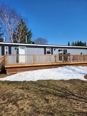 Exterior - Cozy 3 Bedroom 2 bath Trailside Bungalow (Ontonagon)