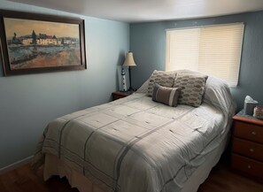 Room - The Lil Cottage By The Lake (Linesville)