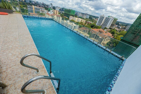 Pool - Modern 1BR Apartment in Westlands with Rooftop Pool & Panoramic City Views (Nairobi)