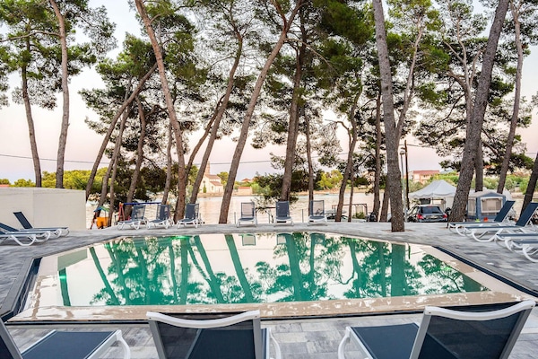 pool