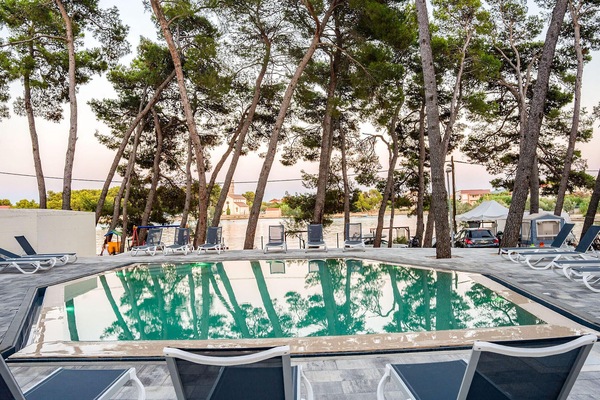 pool