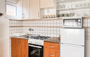 Fridge, microwave, oven, stovetop - 2 bedroom amazing apartment in Vir (Vir)