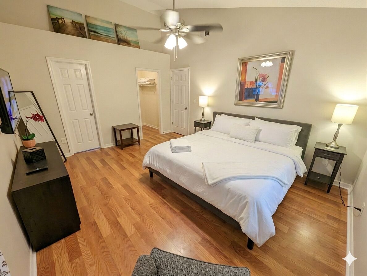 3 chambres, fer et planche à repasser, Wi-Fi, draps fournis