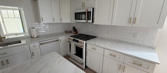 Delightful 3-bedroom house with AC in charming Gloucester.