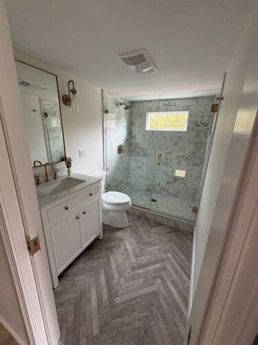 Delightful 3-bedroom house with AC in charming Gloucester.
