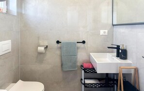 Shower, hair dryer - 3 bedroom gorgeous home in Porec (Porec)