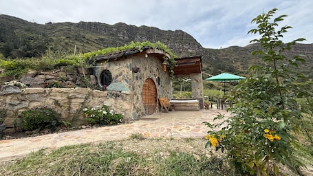 Exterior. The Shire in the Mountains: Hobbit-Style Cabin | Hot Tub & Breakfast