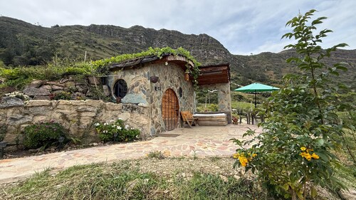 The Shire in the Mountains: Hobbit-Style Cabin | Hot Tub & Breakfast
