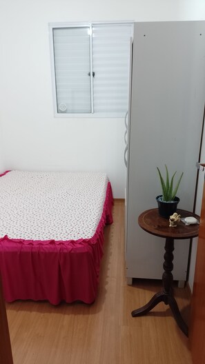 2 bedrooms, iron/ironing board, Internet, bed sheets