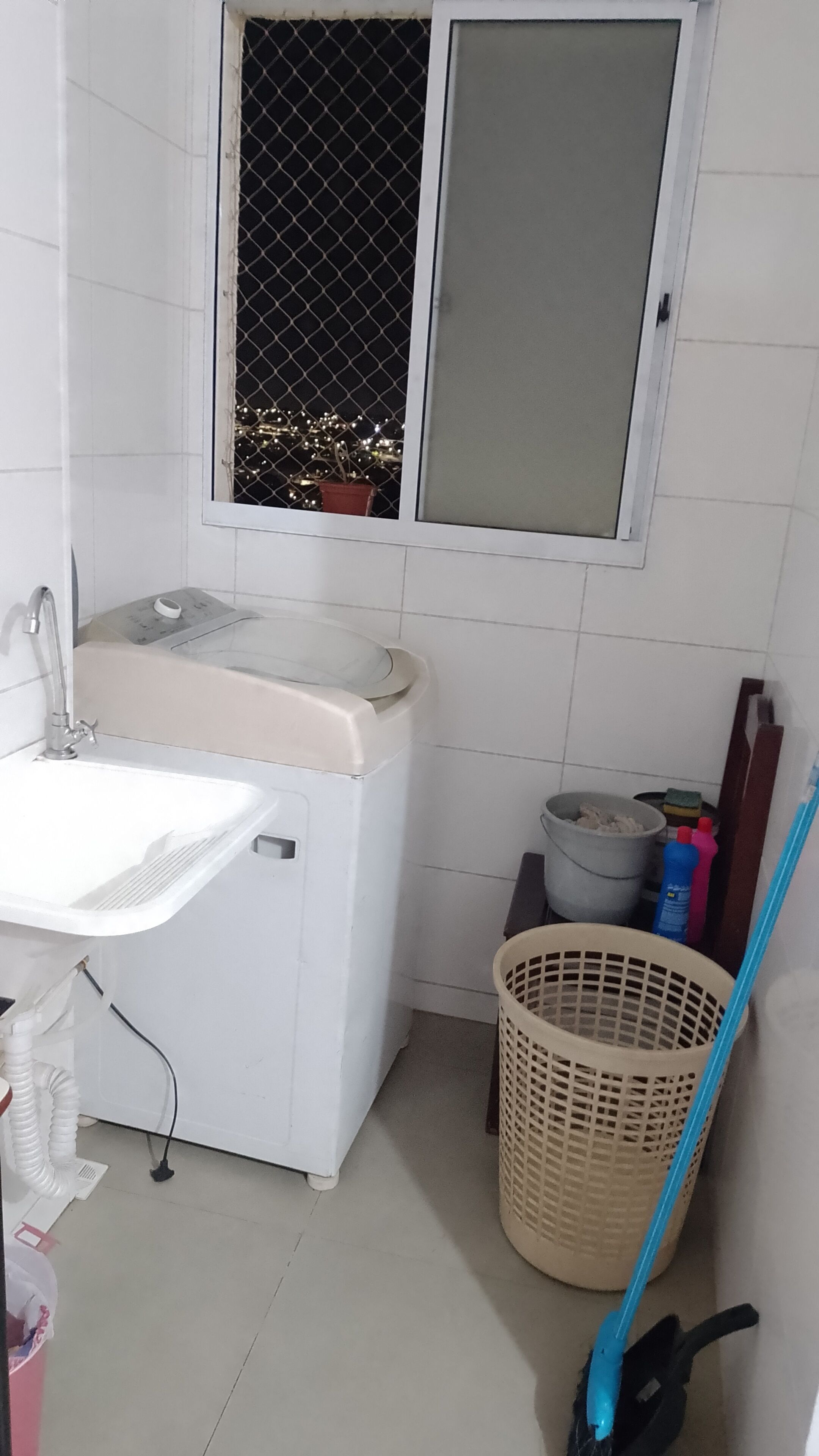 Shower, towels, soap, toilet paper