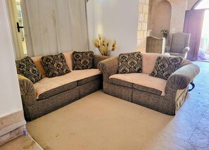 Zimmer, 1 Schlafzimmer, barrierefrei, Raucher | Wohnzimmer