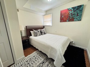 Room - NICE Basement Near the Union Market (Washington)