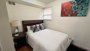 Room - NICE Basement Near the Union Market (Washington)