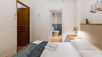 Ferros/tábuas de passar roupa, Wi-Fi de cortesia, roupa de cama