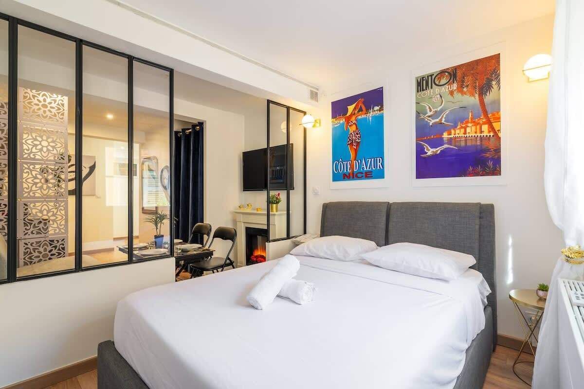 1 chambre, fer et planche à repasser, accès au Wi-Fi (inclus)