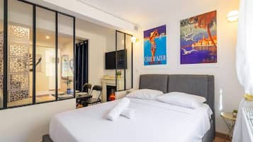 1 chambre, fer et planche à repasser, accès au Wi-Fi (inclus)