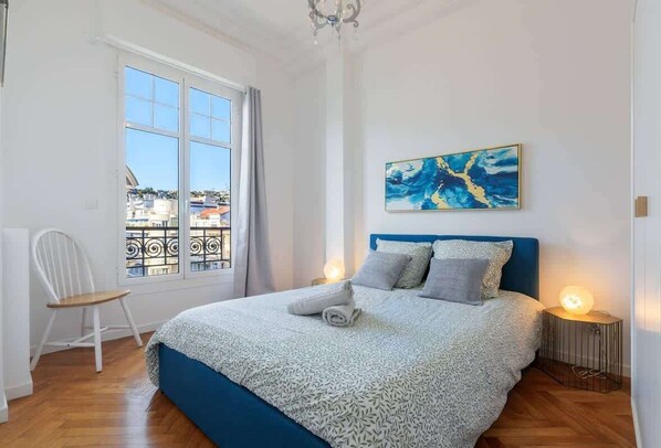 1 chambre, fer et planche à repasser, Wi-Fi gratuit, draps fournis