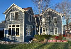 Exterior - Spacious 5BR Home Near Saratoga Race Course & Downtown (Saratoga Springs)