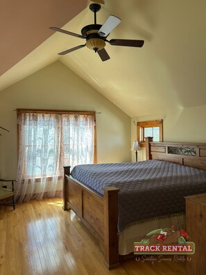 Room - Spacious 5BR Home Near Saratoga Race Course & Downtown (Saratoga Springs)