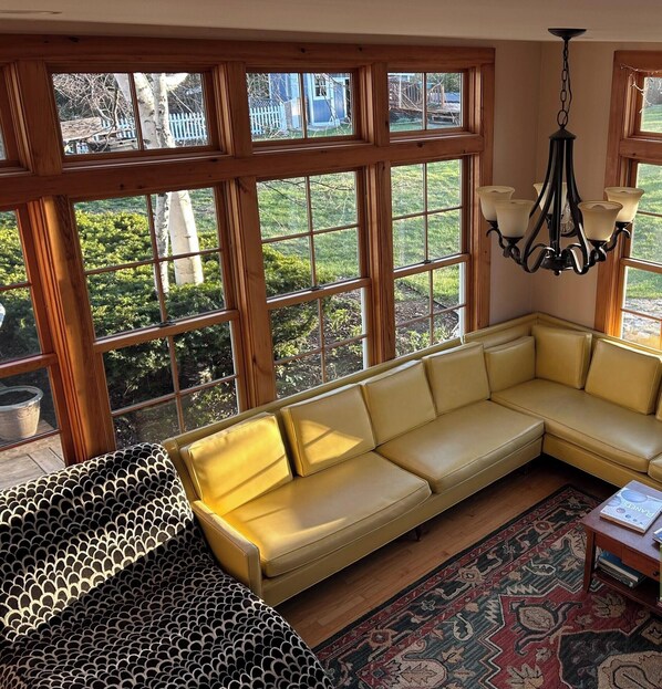 Living area - Spacious 5BR Home Near Saratoga Race Course & Downtown (Saratoga Springs)