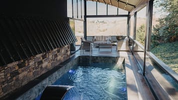 Deluxe-Bungalow, Gartenblick | Pool | 4 Innenpools