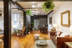 Interior - Private 4BR Williamsburg Loft : World Cup Groups, Perfect for Match Weeks! (Brooklyn)