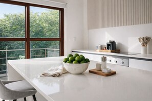 Luksushuoneisto, parveke, näköala puutarhaan | Yksityinen keittiö