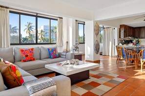 TV, ping pong, books - Marina Sol Casa Mayo Playa 2BR in Cabo San Lucas (Cabo San Lucas)